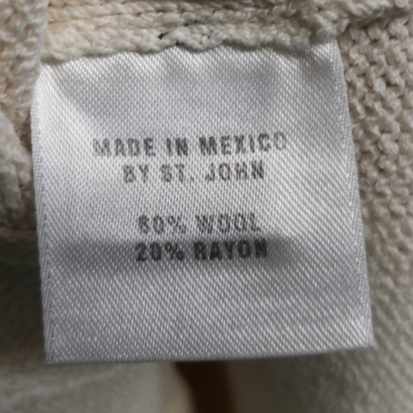 St. JOHN SPORT Cream Sequin Snowflake Sparkles Mock Neckline Size Small - Picture 11 of 13